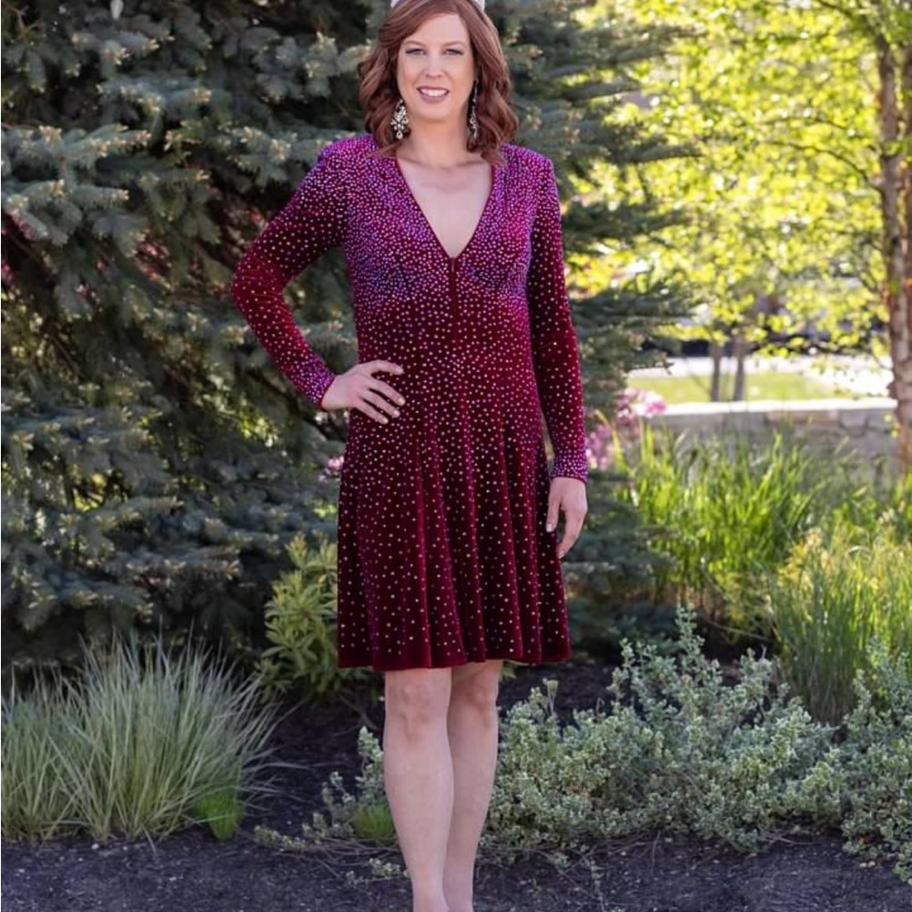 Embellished Burgundy Velvet V-Neck Long Sleeve Dress